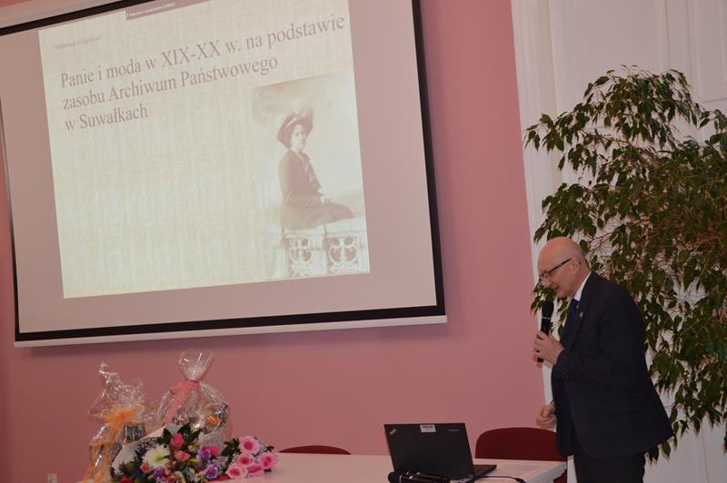 Sławomir Filipowicz podczas prelekcji